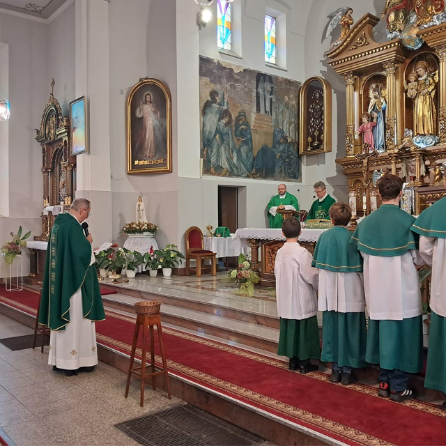 Powitanie Proboszcza ks. Mariusza Auguścika